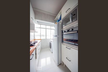 Cozinha de apartamento para alugar com 1 quarto, 41m² em Humaitá, Porto Alegre