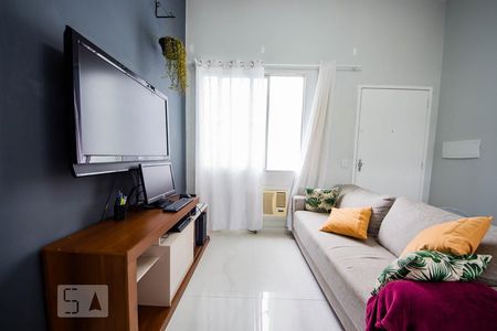 Sala de apartamento para alugar com 1 quarto, 41m² em Humaitá, Porto Alegre