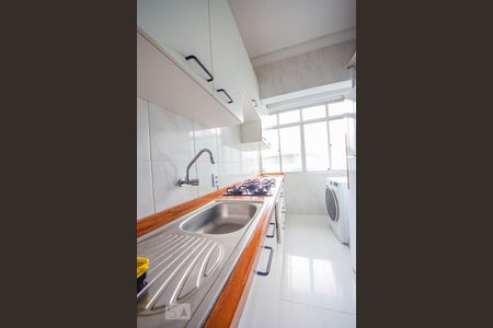 Cozinha de apartamento para alugar com 1 quarto, 41m² em Humaitá, Porto Alegre