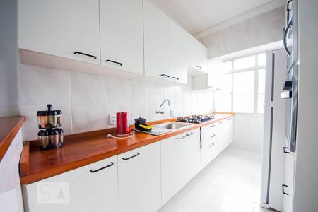 Cozinha de apartamento para alugar com 1 quarto, 41m² em Humaitá, Porto Alegre