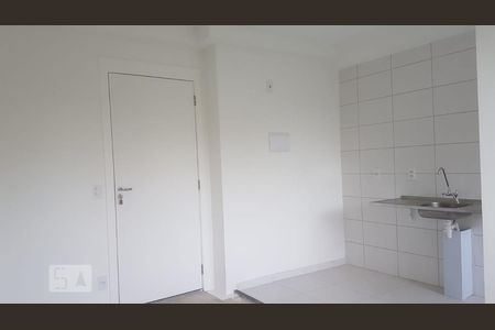 Sala de apartamento para alugar com 2 quartos, 40m² em Parque Bristol, São Paulo