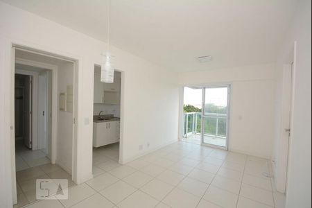 Sala de apartamento para alugar com 2 quartos, 68m² em Jacarepaguá, Rio de Janeiro