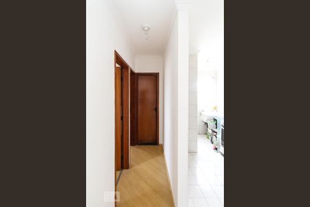 Corredor de apartamento para alugar com 2 quartos, 50m² em Vila Ema, São Paulo