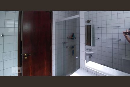 Banheiro de casa à venda com 3 quartos, 260m² em Jardim das Vertentes, São Paulo