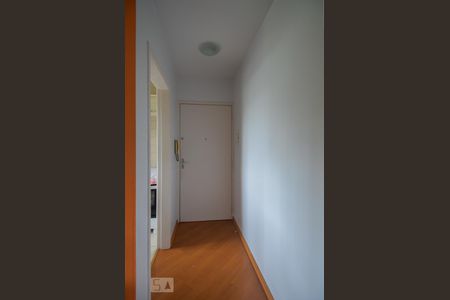 Hall de Entrada de apartamento à venda com 1 quarto, 60m² em Medianeira, Porto Alegre
