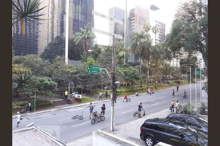 Vista  de apartamento à venda com 3 quartos, 190m² em Jardim Paulista, São Paulo
