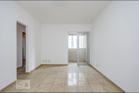 Sala de apartamento para alugar com 3 quartos, 75m² em Belvedere, Belo Horizonte