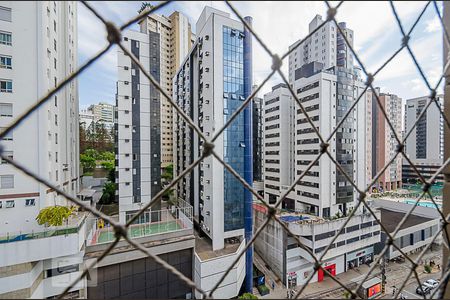 Apartamento à venda com 3 quartos, 75m² em Belvedere, Belo Horizonte