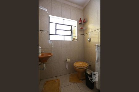 Banheiro  de casa à venda com 3 quartos, 180m² em Jardim Peri Peri, São Paulo