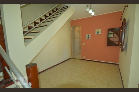 Escada de casa para alugar com 3 quartos, 250m² em Piedade, Rio de Janeiro