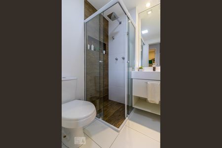 Banheiro do Corredor de apartamento à venda com 2 quartos, 62m² em Melville Empresarial Ii, Barueri