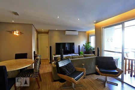 Sala de apartamento para alugar com 2 quartos, 65m² em Vila Suzana, São Paulo