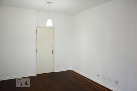 Sala de apartamento à venda com 1 quarto, 70m² em Humaitá, Rio de Janeiro