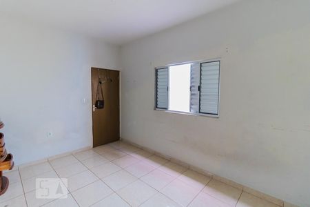 Quarto 2 de casa para alugar com 2 quartos, 80m² em Jardim Sapopemba, São Paulo