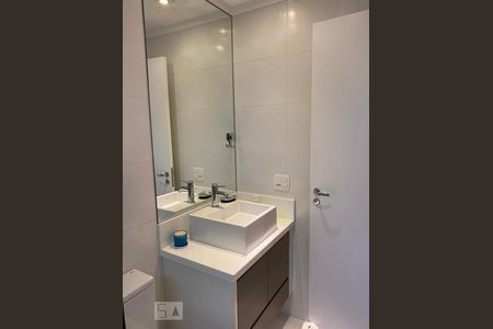 banheiro de apartamento para alugar com 2 quartos, 104m² em Parque Reboucas, São Paulo