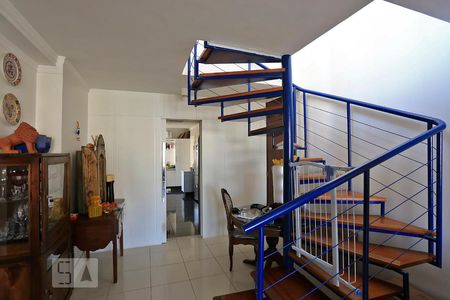 Escada de apartamento para alugar com 4 quartos, 265m² em Paraíso do Morumbi, São Paulo