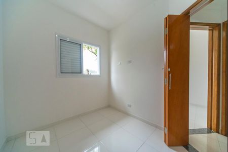 Quarto 1 de apartamento para alugar com 2 quartos, 45m² em Vila Vitória, Santo André