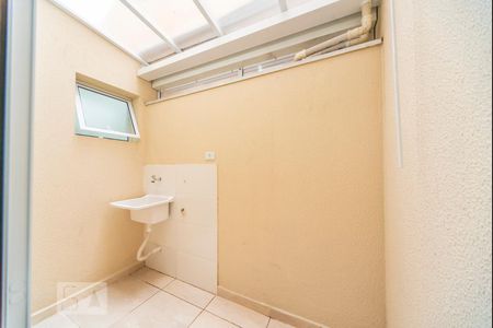 Vista da Sala de apartamento para alugar com 2 quartos, 45m² em Vila Vitória, Santo André