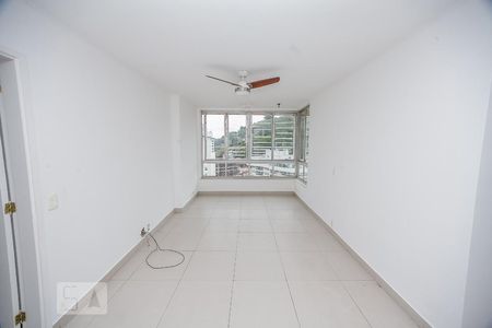 Primeiro Andar - Sala de apartamento à venda com 2 quartos, 130m² em Santa Rosa, Niterói