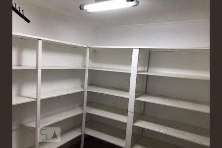 Casa para alugar com 240m², 3 quartos e 2 vagas Casa para alugar com 240m², 3 quartos e 2 vagasDispensa