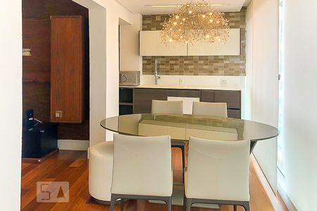 Sala de apartamento para alugar com 2 quartos, 73m² em Pinheiros, São Paulo