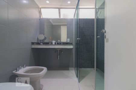 Banheiro de apartamento à venda com 2 quartos, 110m² em Jardim das Acacias, São Paulo