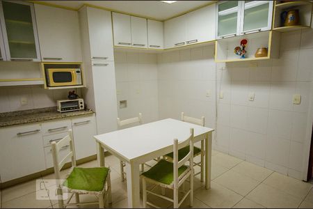 Apartamento à venda com 289m², 3 quartos e 1 vaga Apartamento à venda com 289m², 3 quartos e 1 vagaCozinha
