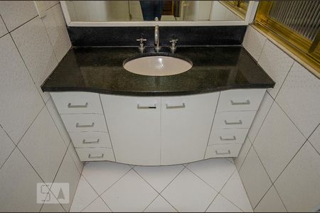 Apartamento à venda com 289m², 3 quartos e 1 vaga Apartamento à venda com 289m², 3 quartos e 1 vagaBanheiro 2