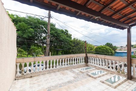 Sacada de casa para alugar com 3 quartos, 180m² em Jardim Santa Maria, São Paulo