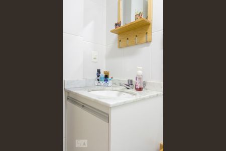 Banheiro Social de apartamento para alugar com 2 quartos, 68m² em Olímpico, São Caetano do Sul