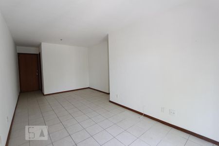 Sala de apartamento para alugar com 3 quartos, 84m² em Pechincha, Rio de Janeiro