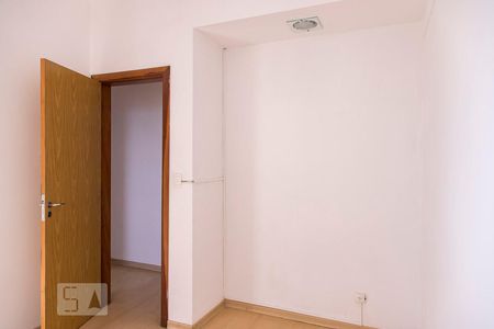 Quarto 1 de apartamento para alugar com 2 quartos, 45m² em Nova Suíssa, Belo Horizonte