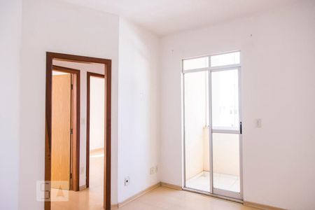 Sala de apartamento para alugar com 2 quartos, 45m² em Nova Suíssa, Belo Horizonte