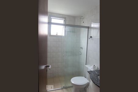 Banheiro de apartamento à venda com 2 quartos, 70m² em Centro, Diadema