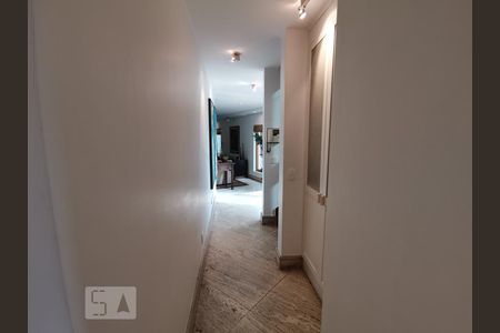 Corredor de casa à venda com 3 quartos, 440m² em Jardim Guedala, São Paulo