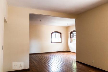 Sala de casa para alugar com 3 quartos, 180m² em Liberdade, Belo Horizonte