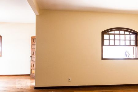 Sala de casa para alugar com 3 quartos, 180m² em Liberdade, Belo Horizonte