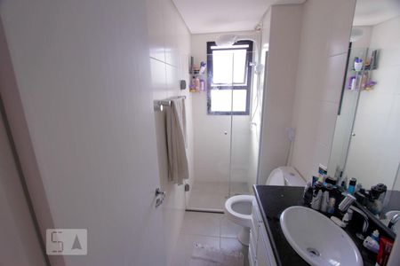 Banheiro de apartamento para alugar com 2 quartos, 57m² em Barra Funda, São Paulo