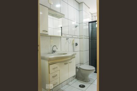 Banheiro de apartamento para alugar com 2 quartos, 70m² em Campestre, Santo André