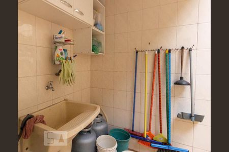 Casa à venda com 275m², 3 quartos e 8 vagas Casa à venda com 275m², 3 quartos e 8 vagasÁrea de Serviço