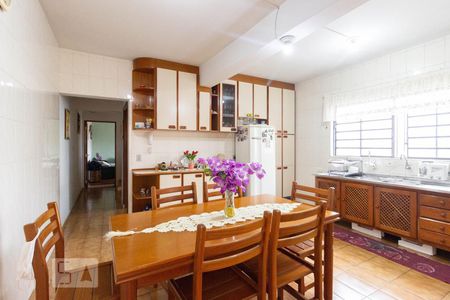 Casa à venda com 275m², 3 quartos e 8 vagas Casa à venda com 275m², 3 quartos e 8 vagasCozinha