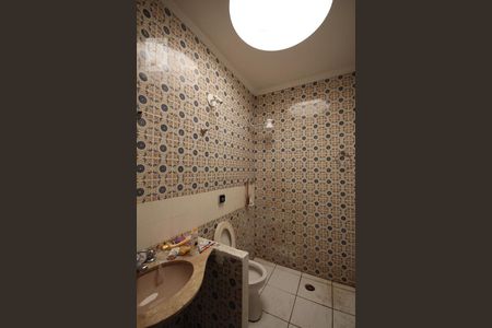 Banheiro de casa de condomínio para alugar com 3 quartos, 200m² em Jardim Colombo, São Paulo