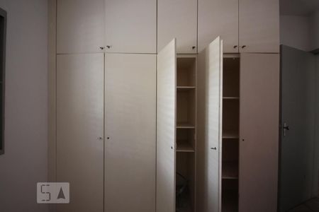 Quarto de casa de condomínio para alugar com 3 quartos, 200m² em Jardim Colombo, São Paulo