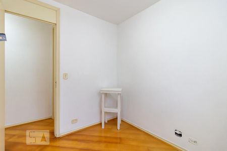 Quarto 2 de apartamento para alugar com 3 quartos, 70m² em Pinheirinho, Curitiba