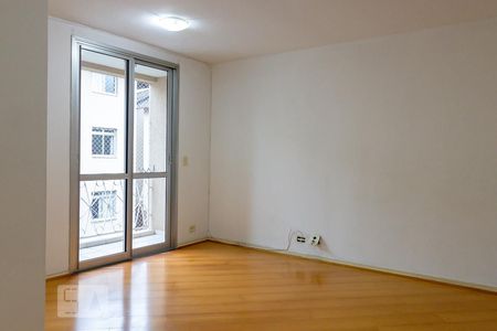 Sala de apartamento para alugar com 3 quartos, 70m² em Pinheirinho, Curitiba