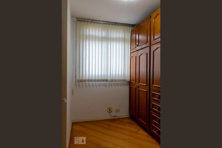 Quarto 1 de apartamento para alugar com 3 quartos, 70m² em Pinheirinho, Curitiba