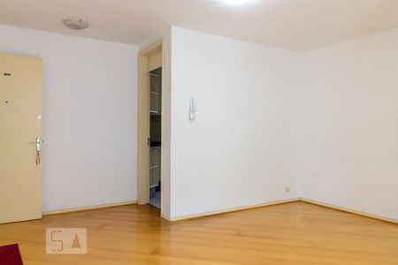 Sala de apartamento para alugar com 3 quartos, 70m² em Pinheirinho, Curitiba