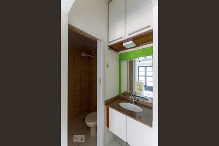 Banheiro Social de apartamento para alugar com 1 quarto, 24m² em Fátima, Niterói