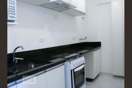 Cozinha de apartamento para alugar com 1 quarto, 36m² em Vila Izabel, Curitiba