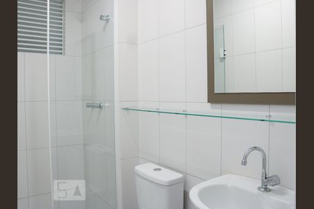 Banheiro de apartamento para alugar com 1 quarto, 36m² em Vila Izabel, Curitiba